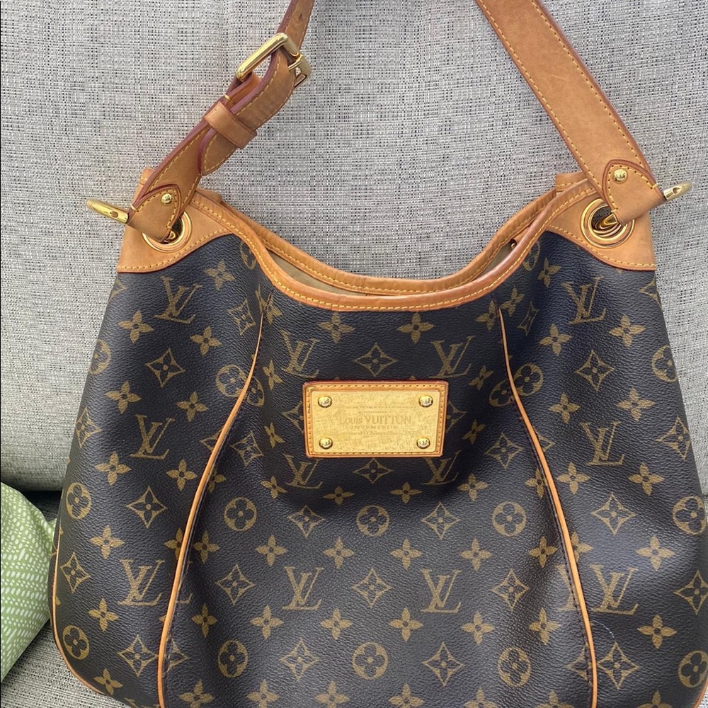 Louis Vuitton Galliera PM